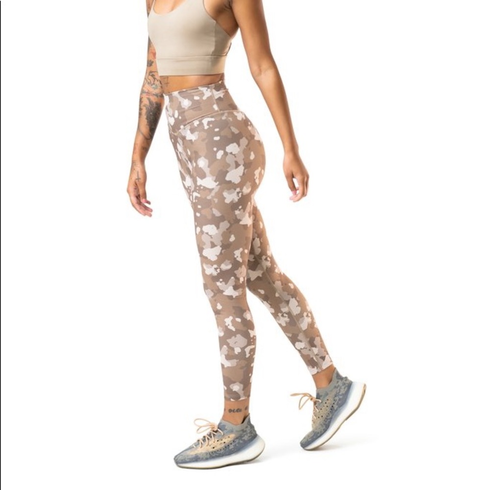 Balance Athletica Ascend Pant - Size S